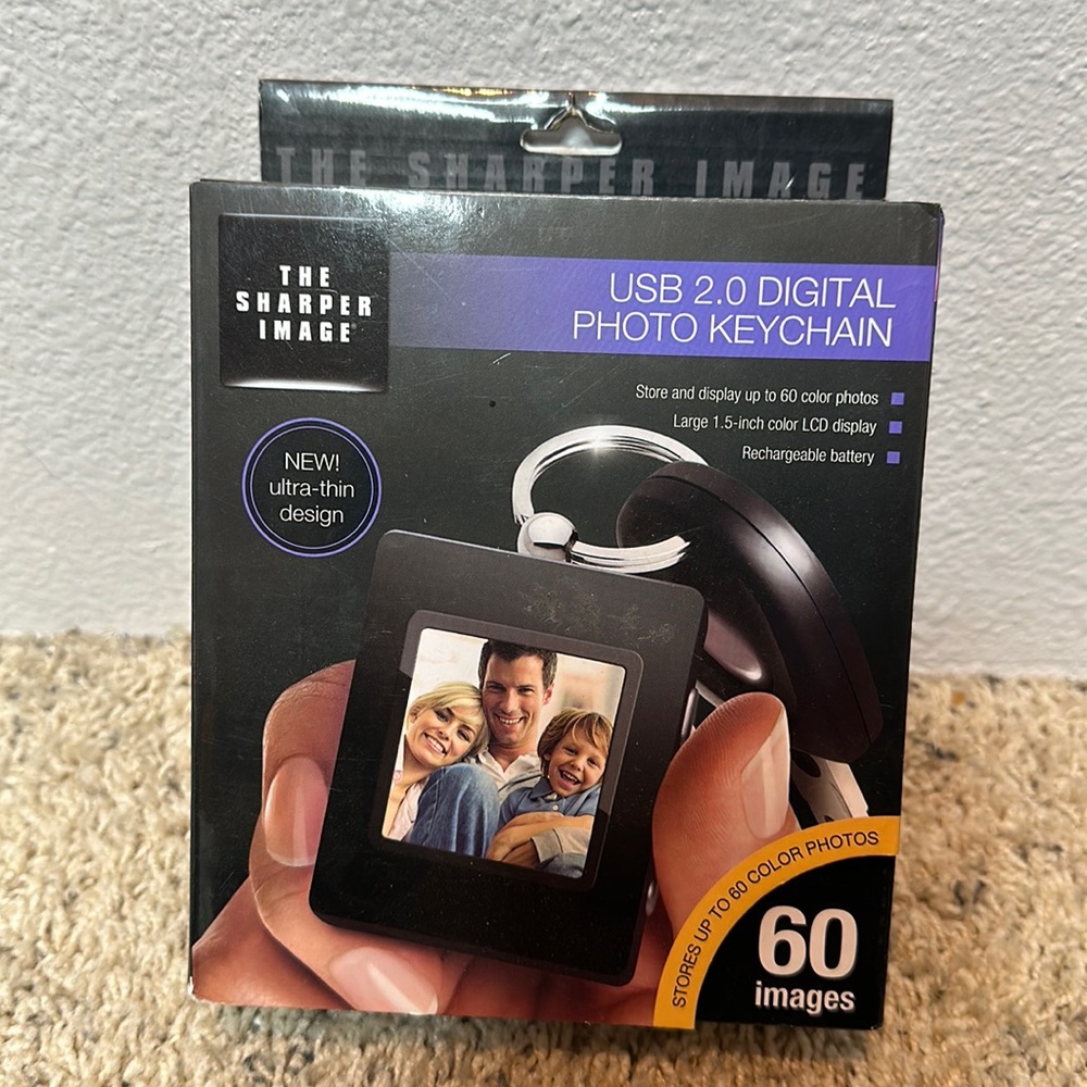 The Sharper Image USB 2.0 Digital Photo Keychain